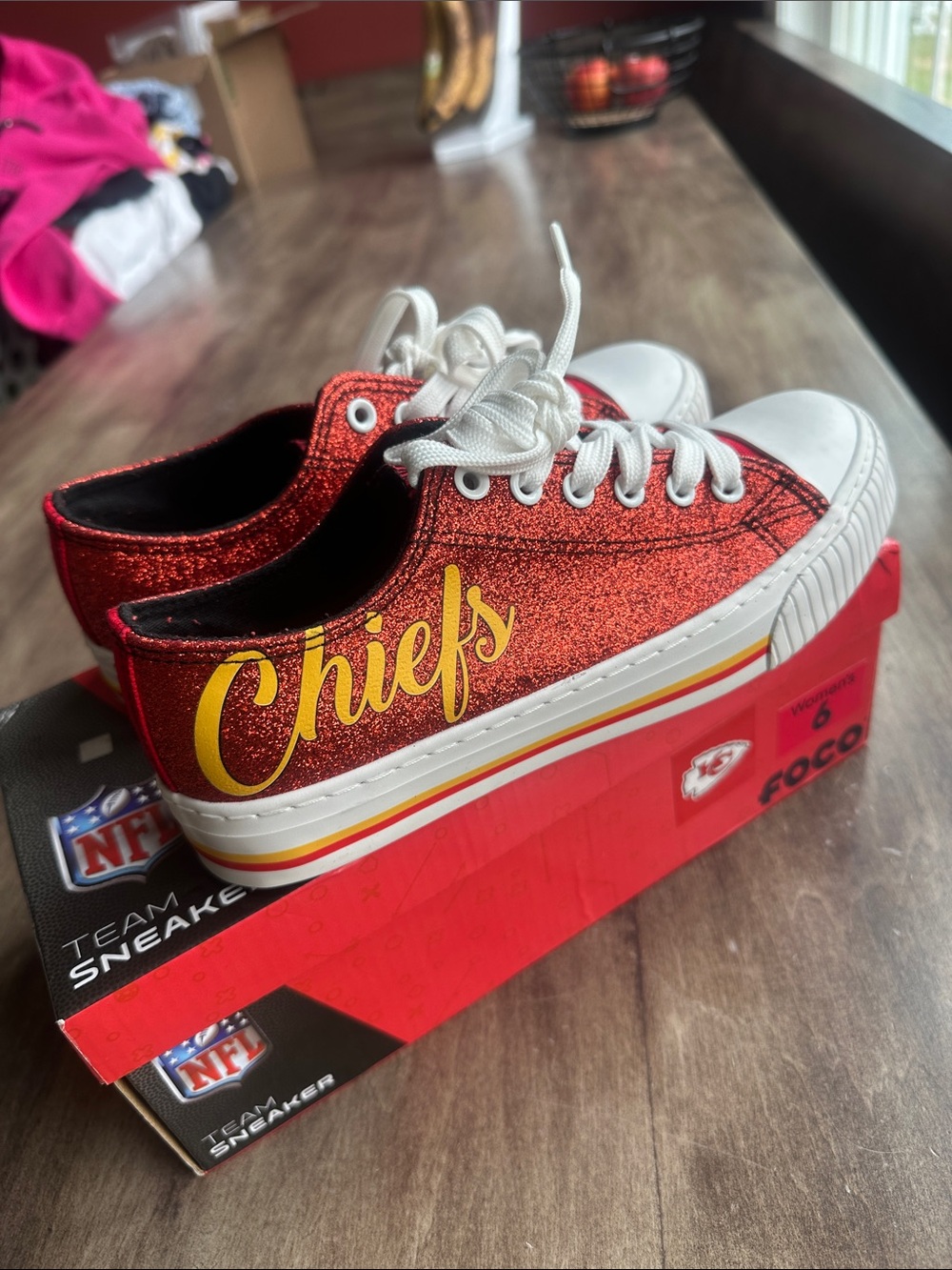 ❤️💛Kansas City Chiefs Glitter Low Top Canvas Sneakers - 6